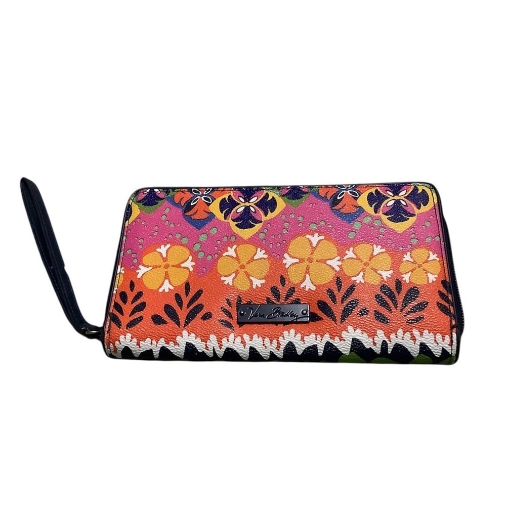 Vera Bradley colorful clutch with zip closure